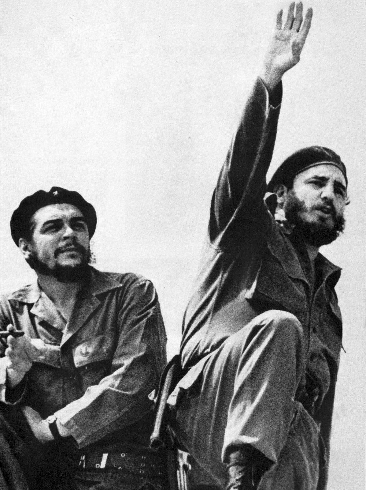 Che Guevara e Fidel Castro, fotografados por Alberto Korda, em 1961.