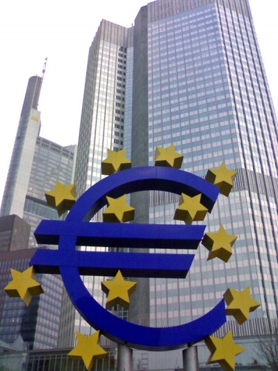Qual é o objetivo do “resgate”? Manter dinheiro a entrar no sistema financeiro europeu.