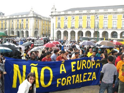 As associações consideram que a proposta de nova lei do Governo PSD/CDS-PP é uma “viragem drástica da política de imigração seguida nos últimos anos por Portugal” - Foto de Paulete Matos