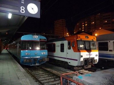 Automotora da CP na estação de Vigo, 1 de Maio de 2009 - Foto Septem Trionis/Flickr