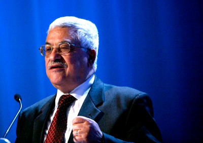 Mahmoud Abbas continua a condicionar as negociações com Israel ao congelamento do avanço dos colonatos.