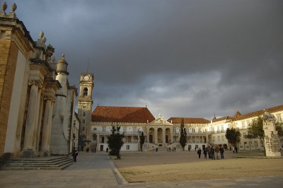 Pairam nuvens negras sobre os orçamentos das universidades para 2012.