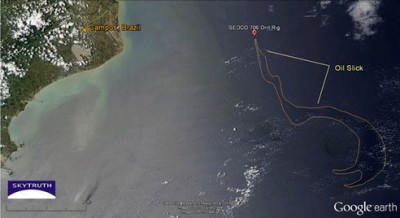 Imagem de satélite mostra a área afetada pelo derrame de petróleo da Enron no Brasil.