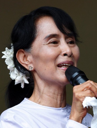"Esperamos que este seja o princípio de uma nova era, em que o papel das pessoas na política no quotidiano se vai acentuar", afirmou Aung San Suu Kyi. Foto barbara Walton/EPA/LUSA.