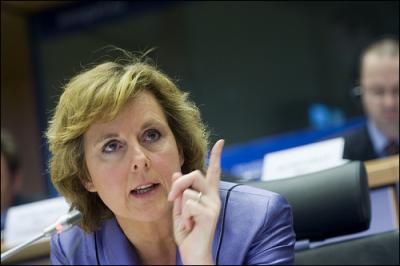 A Comissária do Ambiente diz que não é o momento para reduzir em 
30% das emissões. Foto Parlamento Europeu 
