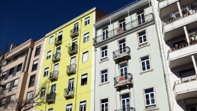 Os bancos receberam 2.300 casas, de famílias que já não conseguem saldar as prestações do empréstimo, só no primeiro trimestre deste ano - 25 habitações a cada dia que passa. - Foto de Paulete Matos