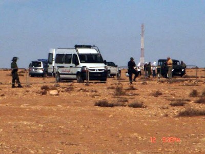 Polícia marroquina cerca acampamento pacífico saharaui. 