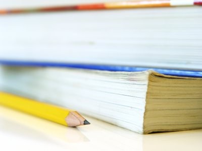 Bloco propõe bolsa de empréstimo de livros escolares