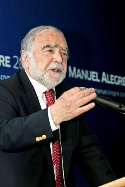Alegre quer outra economia na Europa e em Portugal