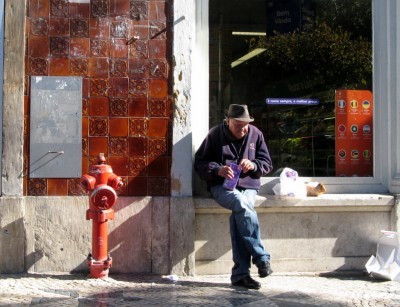 Segundo os registos da fundação, 2010 foi o "pior ano em termos de pobreza em Portugal", tendo sido atendidas no ano passado mais de 12.300 pessoas, um "valor sem precedentes". Foto de Paulete Matos.
