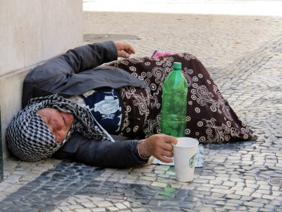Economia portuguesa cai, pobreza aumenta – Foto de Paulete Matos