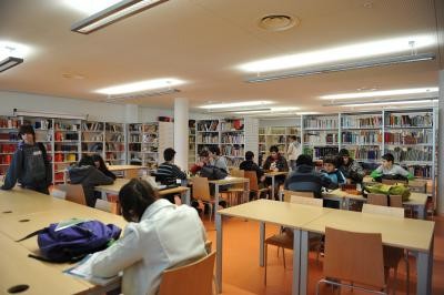 Os recentes despedimentos de técnicos dos Centros de Novas Oportunidades e a ameaça de cortes anunciada pelo Ministério da Educação fazem perigar o funcionamento dos Territórios de Intervenção Prioritária.