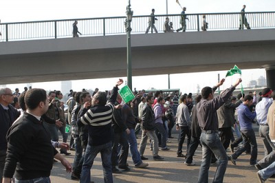 Manifestantes no egito fazem a revoilução