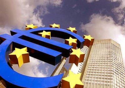 A “receita” de Krugman para evitar o colapso do euro é a Alemanha aceitar injetar, de forma indireta, créditos públicos nos “gigantes” da Itália e de Espanha, com garantias para a dívida dos países ou, caso contrário, será o fim do euro.