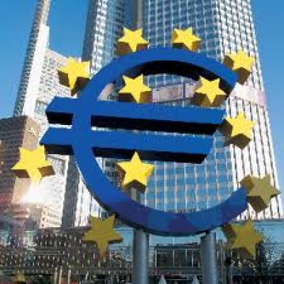 A União Europeia contribuirá com 52 mil milhões de euros do total de 78 mil milhões que compõem o empréstimo que a troika acordou com Portugal.