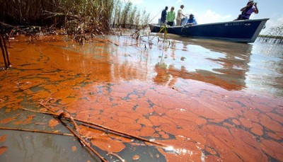 A batalha dos pescadores do Golfo do México continua contra os efeitos do derramamento de petróleo da plataforma da British Petroleum - Foto do site da Carta Maior