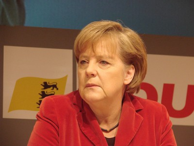 Merkel volta também a pressionar os outros países europeus para que inscrevam nas suas constituições o limite à dívida pública - Foto de Savas Savidis/Flickr