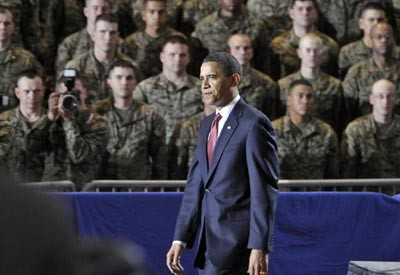 Obama acabou por confessar que a guerra do Afeganistão "não tem fim à vista"
