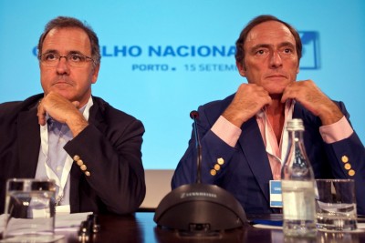 António Pires de Lima e Paulo Portas contradizem o programa eleitoral do CDS de 2011 que defendia claramente a descida da TSU para relançar a economia. Foto de Ricardo Castelo/LUSA.