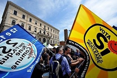 Nos quatro referendos realizados em Itália participaram 57% dos eleitores, tendo o “sim” ganho por largas maiorias, próximas ou superiores a 95%.