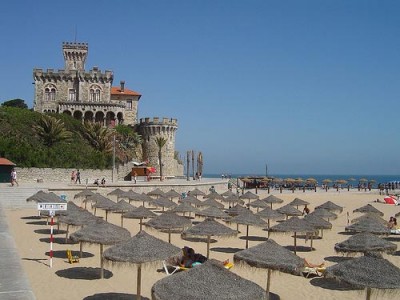 Cinco anos após o arrastão, a praia do Tamariz foi agora o palco do sensacionalismo da imprensa para aumentar o sentimento de insegurança. Foto Portuguese_eyes/Flickr