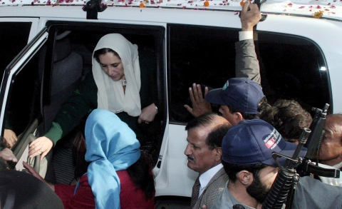 Benazir Bhutto assassinada
