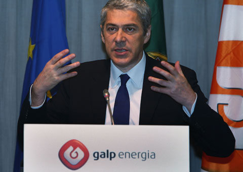 Sócrates na apresentação do programa de investimentos da Galp - foto de arquivo da Lusa (Março 2008)