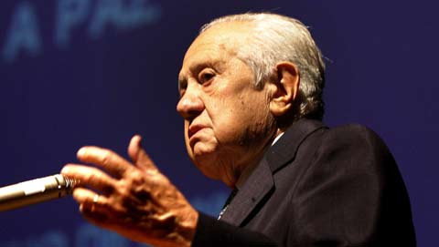 Mário Soares diz que a promiscuidade entre política e negócios conduziu à crise actual. Foto Lusa