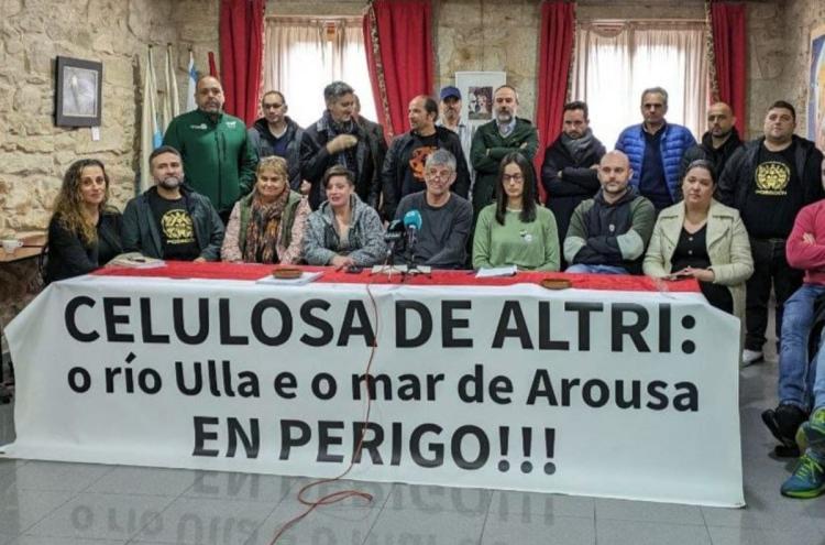 Conferência de imprensa conjunta dos movimentos de A Ulloa e Arousa contra a fábrica da Altri.
