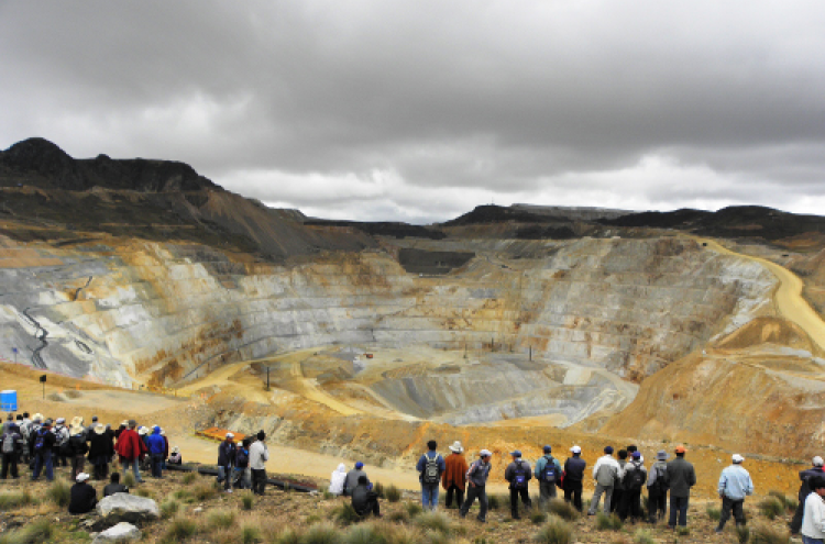 Protesto contra uma mina a céu aberto, no Perú. Foto de Desinformemonos/ Comune-info.