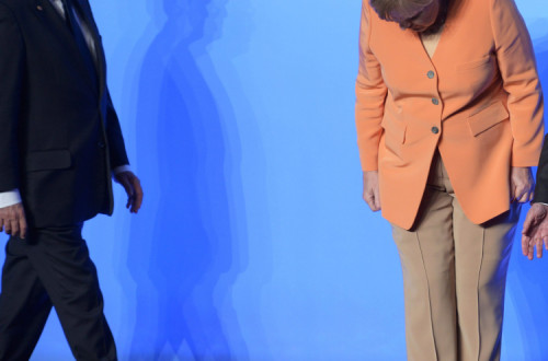 François Hollande e Angela Merkel na cimeira do G8 que teve lugar em Camp David, EUA, este fim-de-semana. Foto Peer Grimm/EPA/LUSA