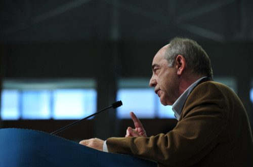 Segundo João Semedo, as pessoas "já perceberam" que a necessidade de cortar quatro mil milhões de euros nos serviços públicos "é uma história muito mal contada" e que "é uma mentira muito grande do Governo andar a dizer que os serviços públicos são caros, ineficientes e um luxo". Foto de Paulete Matos.