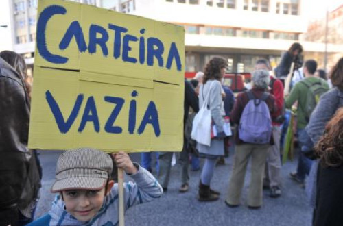 Cartaz com a frase "Carteira vazia" - Foto de Paulete Matos
