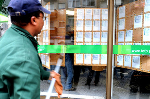 Só em Março inscreveram-se nos centros de emprego mais 10 mil pessoas. Foto de Paulete Matos