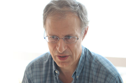 "Esta coligação instável entre PS e PSD é uma antecâmara de eleições, porque o PSD já anunciou que tirará o tapete ao Governo de José Sócrates tão depressa quanto puder. Possivelmente no ano de 2011", prevê o dirigente bloquista. Foto Paulete Matos/Flickr
