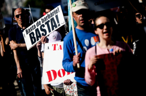 “Basta de barbárie” - Marcha Animal 2017 – foto de Nuno Fox/Lusa