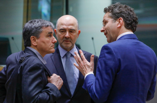 Euclides Tsakalotos, Pierre Moscovici e Joren Diejsselbloem. Fonte: A l'encontre.