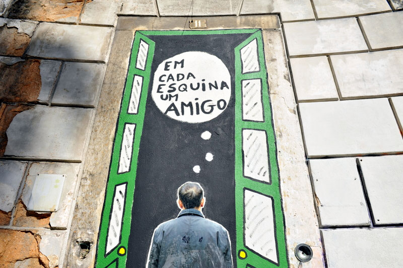 "Em cada esquina um amigo"