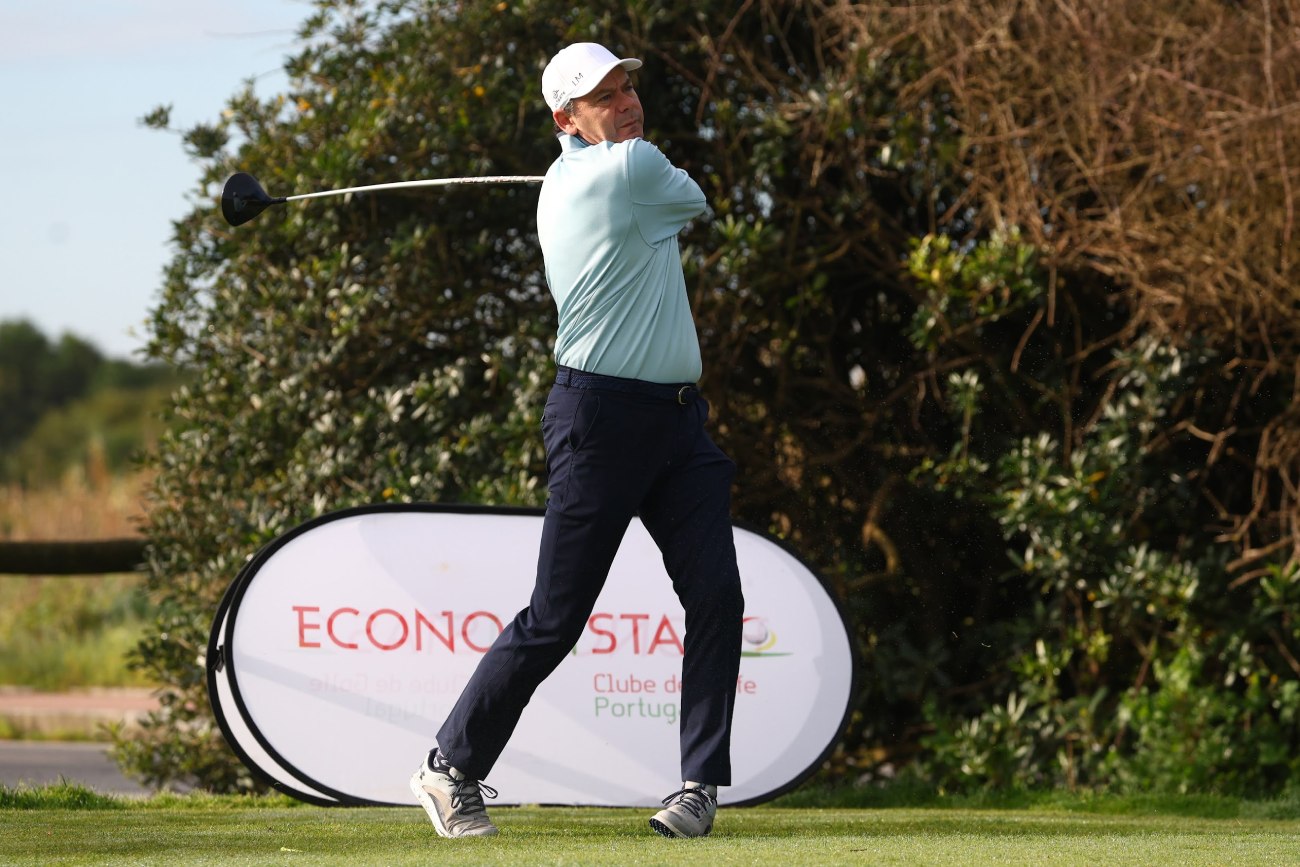 Luís Montenegro no torneio de golfe.