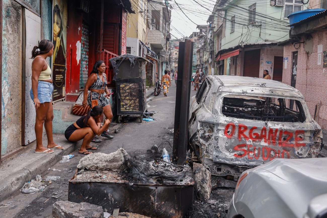 Moradores protestam contra execuçoes na comunidade da Vila da PenhaOperação Contenção. Foto: Tânia Rêgo/Agência Brasil