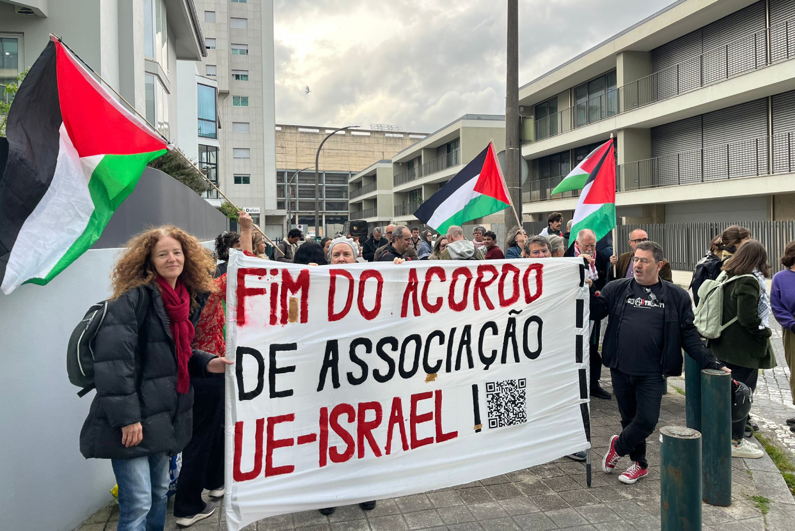 Concentração em frente ao Sheraton do Porto