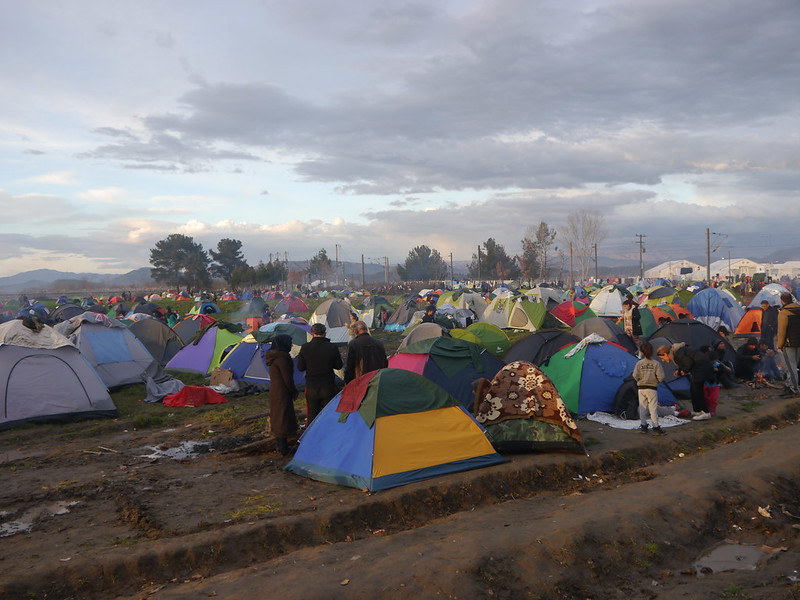 Tendas no campo de Idomeni, Grécia, 2017. Foto de NonViolent Peaceforce/Flickr.