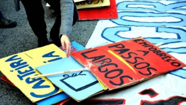 Bloco quer travar a cobrança abusiva no Parlamento.