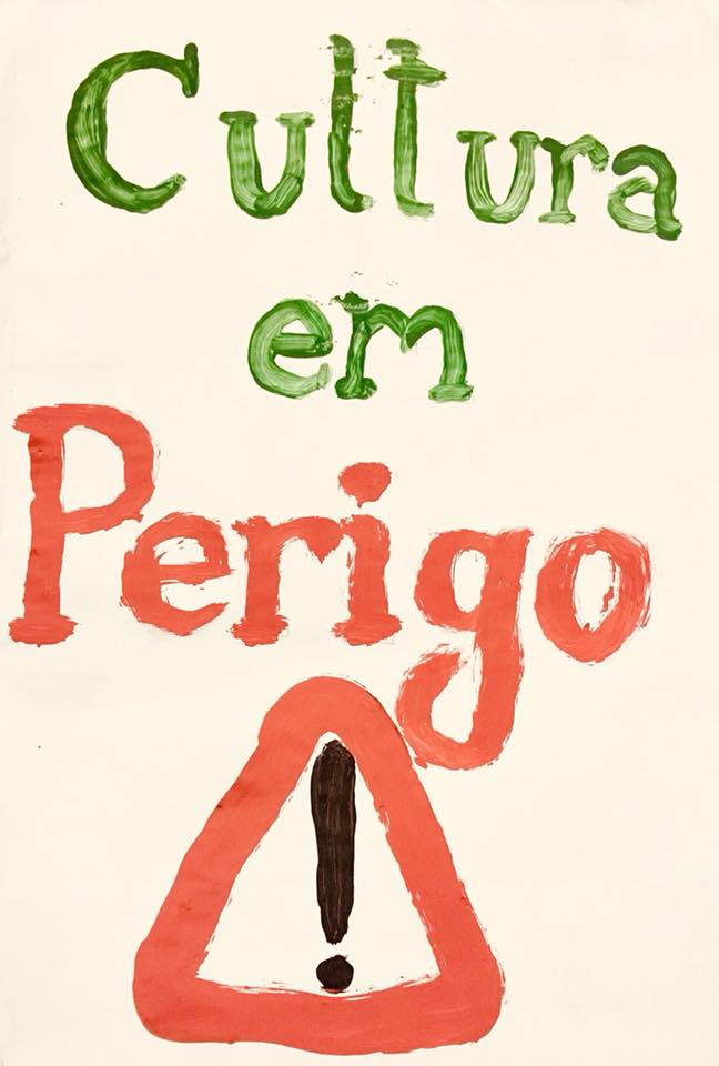 "Cultura em perigo", pancarta da manifestação de 6 de abril.