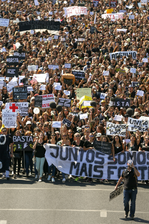 Milhares de enfermeiras e enfermeiros manifestaram-se em Lisboa, 15 de setembro - Foto de Tiago Petinga/Lusa