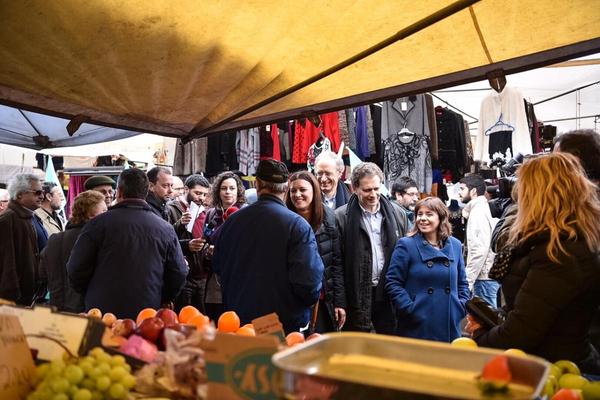 Foto do dia | Marisa Matias na Feira de Famalicão