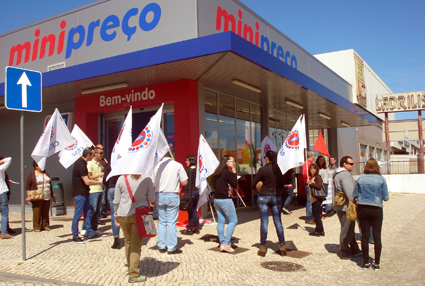 Trabalhadores do Minipreço em greve no dia 19 outubro