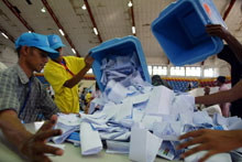 Contagem de votos em Timor Leste - Foto da Lusa