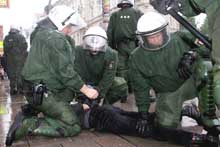 policia_alema_g8