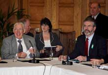 Irlanda do Norte, encontro entre Ian Paisley e Gerry Adams - Foto da Lusa